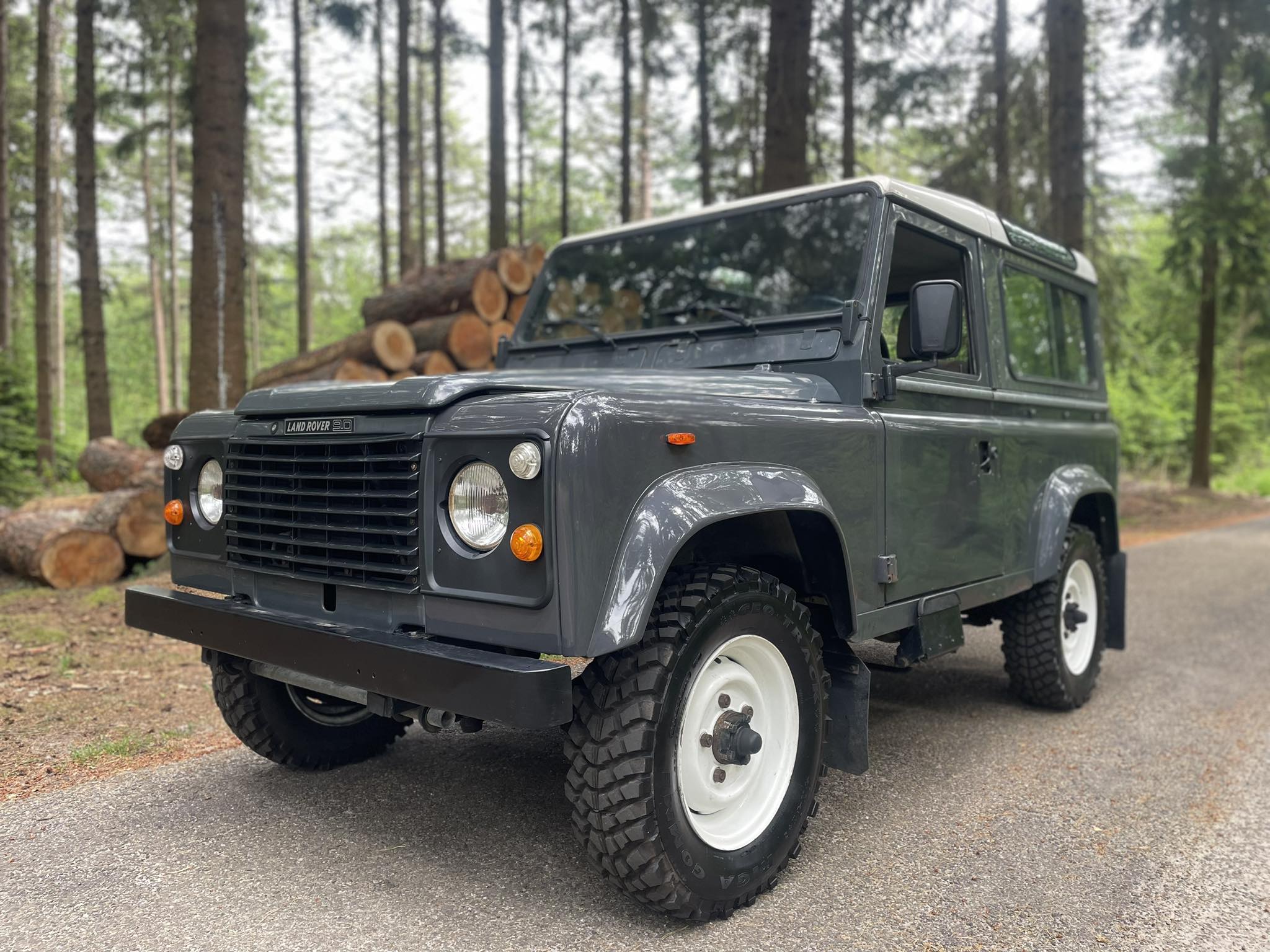 Land Rover Defender 90 2.5 N/A Diesel
